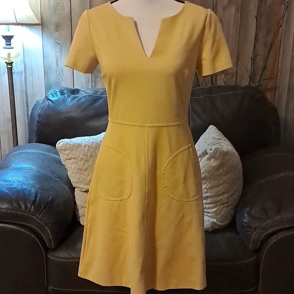Boden Carolyn Ponte V Neck Dress Saffron Yellow Size 6 A Line Spring - Picture 2 of 10